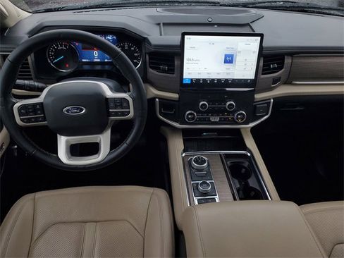 Used 2022 Ford Expedition Limited image 13