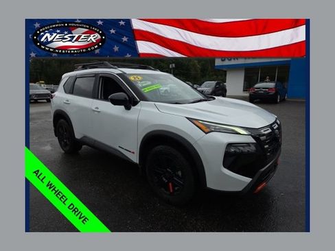Used 2025 Nissan Rogue SV AWD/4WD image 1