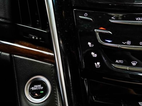 Used 2020 Cadillac Escalade Luxury AWD/4WD image 30