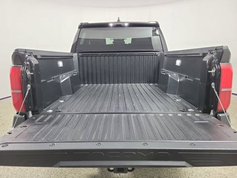 Used 2025 Toyota Tacoma SR AWD/4WD image 10