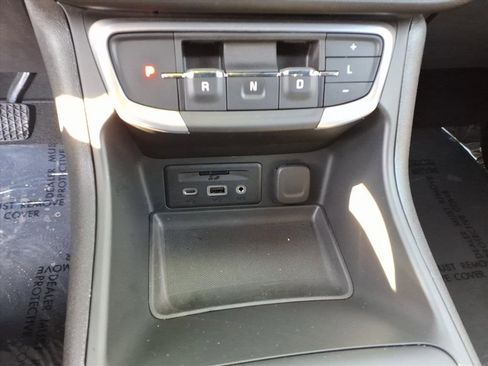 Certified 2022 GMC Terrain SLE w/ Driver Convenience Package image 12