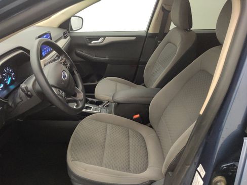 Used 2020 Ford Escape SE image 17