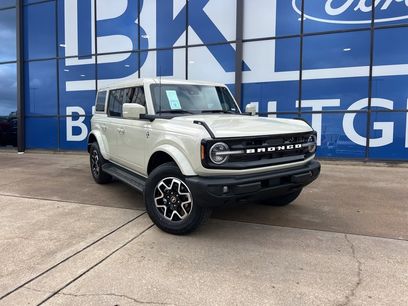 New 2025 Ford Bronco Outer Banks