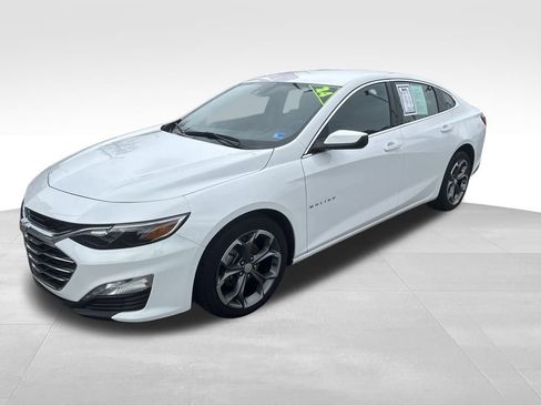 Used 2024 Chevrolet Malibu LT image 3