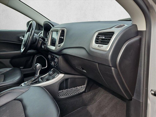 Used 2020 Jeep Compass Latitude w/ Popular Equipment Group AWD/4WD image 17