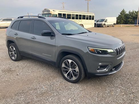 Used 2022 Jeep Cherokee Limited w/ Elite Package AWD/4WD image 10