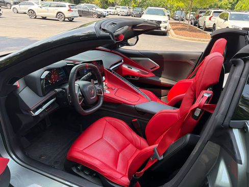 Used 2023 Chevrolet Corvette Stingray Preferred Conv w/ Z51 Performance Package RWD image 9