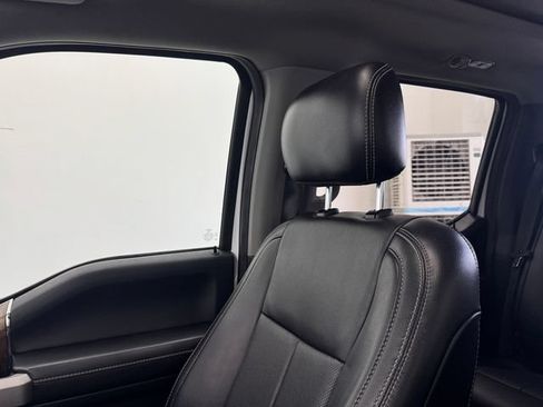 Used 2019 Ford F150 Lariat w/ Equipment Group 502A Luxury AWD/4WD image 41