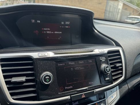 Used 2015 Honda Accord EX-L image 32