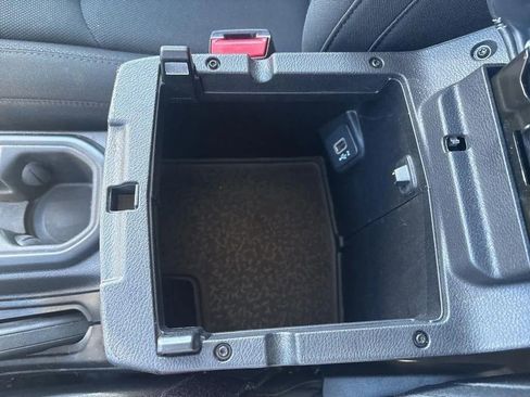 Used 2022 Jeep Wrangler Unlimited Sahara w/ LED Lighting Group image 34