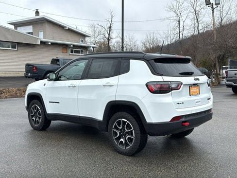 Certified 2025 Jeep Compass Trailhawk w/ Trailhawk Elite Group image 8