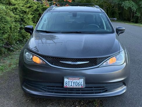 Used 2020 Chrysler Voyager Lxi image 4