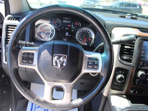 Used 2017 RAM 2500 Laramie w/ Convenience Group image 16