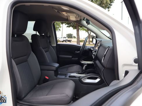 Used 2025 Nissan Frontier SV w/ SV Convenience Package RWD image 29