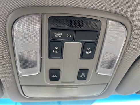 Used 2016 Kia Sedona LX w/ LX Convenience Package image 12