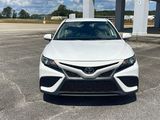 Used 2024 Toyota Camry SE image 3