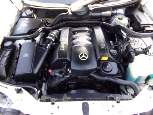 Used 1999 Mercedes-Benz E 320 Sedan w/ X2 Opt Pkg image 43