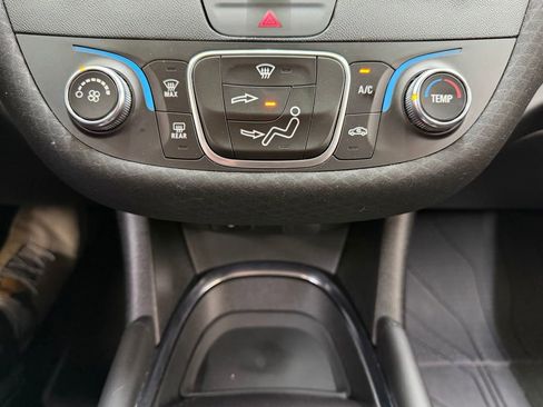 Used 2018 Chevrolet Malibu LT FWD image 26