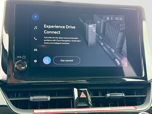 Used 2025 Toyota Corolla LE image 29