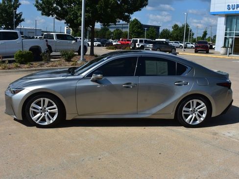 Used 2023 Lexus IS 300 w/ Comfort Package RWD image 9