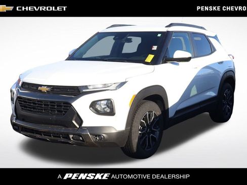 Used 2023 Chevrolet TrailBlazer ACTIV w/ Convenience Package image 1