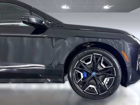 Used 2024 BMW iX xDrive50 w/ Premium Package AWD/4WD image 37