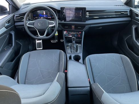 Used 2025 Volkswagen Jetta Sport image 19