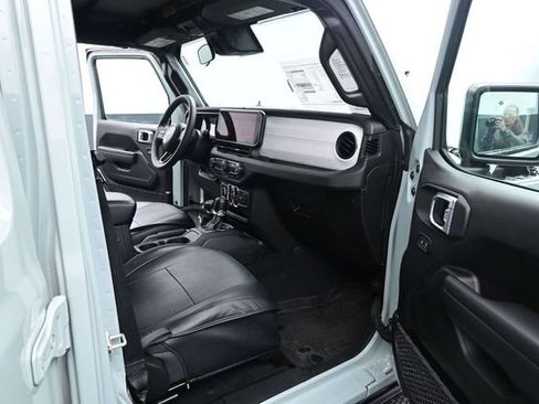 Used 2024 Jeep Wrangler Unlimited Sport AWD/4WD image 17