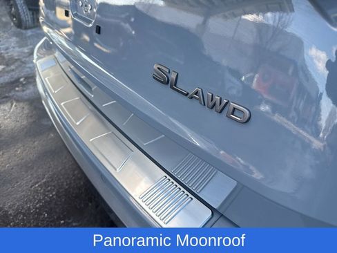 Used 2024 Nissan Rogue SL w/ SL Premium Package image 9