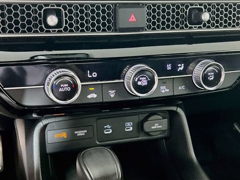 Used 2025 Honda Civic Sport image 14