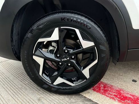 Used 2025 Kia Seltos S image 9