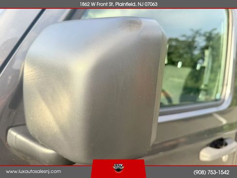 Used 2018 Jeep Wrangler Unlimited Sahara AWD/4WD image 10