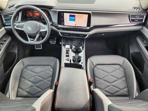 Used 2024 Volkswagen Atlas Peak Edition SEL image 28