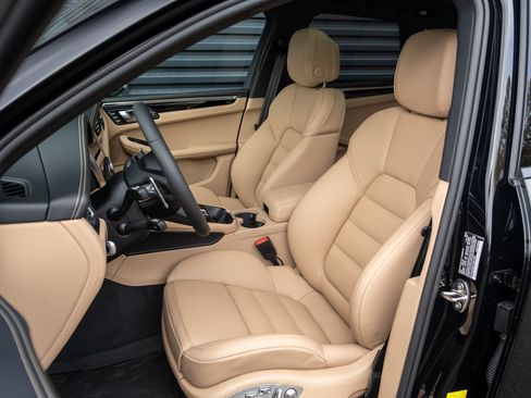 Used 2026 Porsche Macan image 5