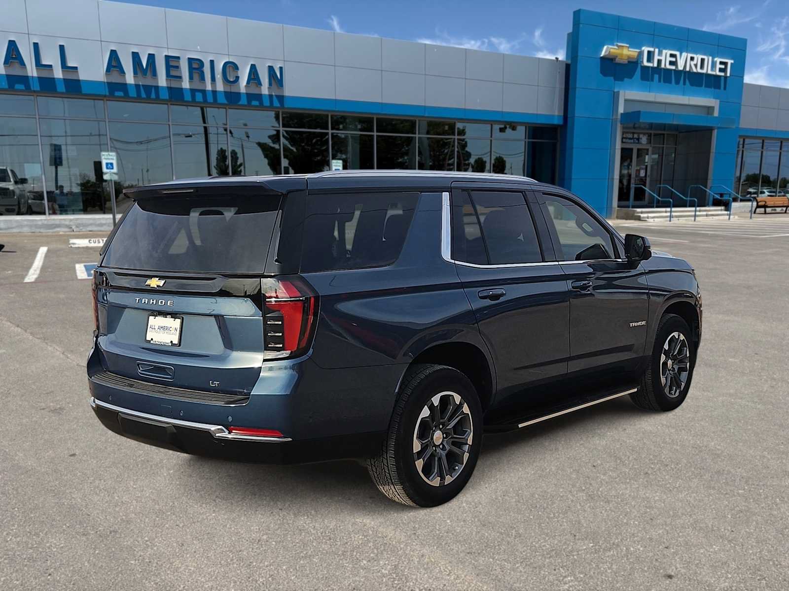 Used 2025 Chevrolet Tahoe LT RWD image 8