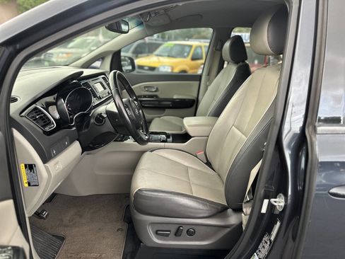 Used 2016 Kia Sedona EX image 14