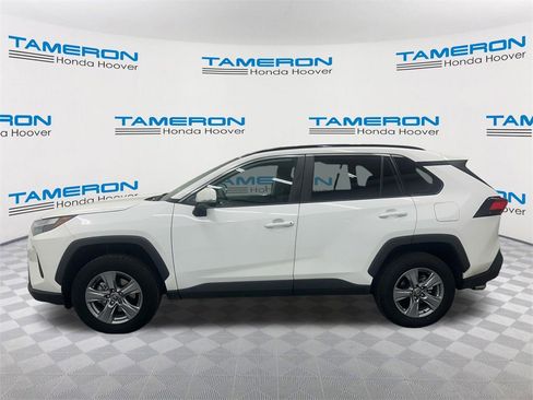 Used 2022 Toyota RAV4 XLE image 2