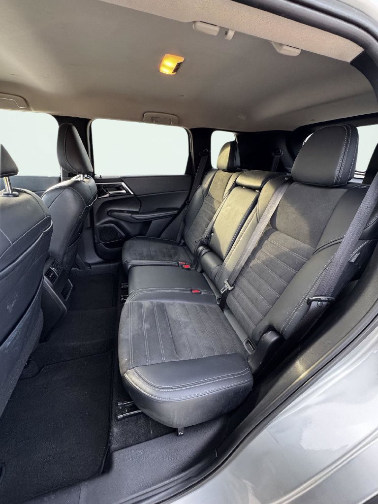 Used 2024 Mitsubishi Outlander SE AWD/4WD image 29