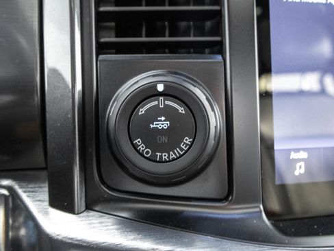 Used 2021 Ford F150 Lariat w/ Equipment Group 502A High AWD/4WD image 33