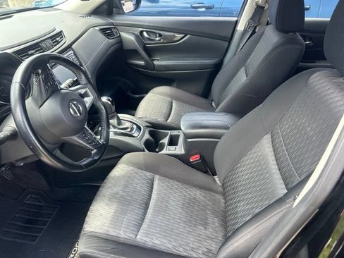 Used 2020 Nissan Rogue S w/ Special Edition Package FWD image 6