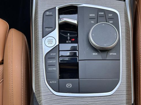 Used 2025 BMW 330i Sedan image 10