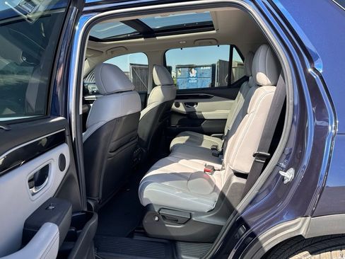 Used 2025 Honda Pilot Touring image 33