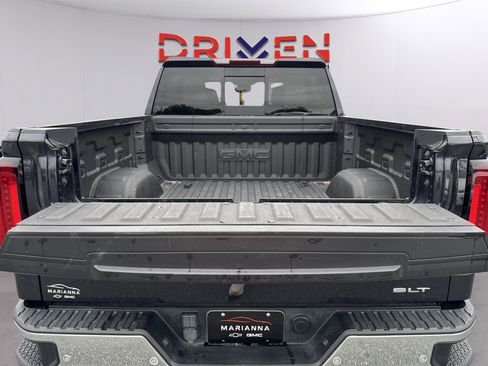 Used 2024 GMC Sierra 1500 SLT w/ SLT Premium Plus Package AWD/4WD image 33