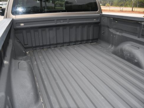 Used 2017 GMC Canyon SLE image 17