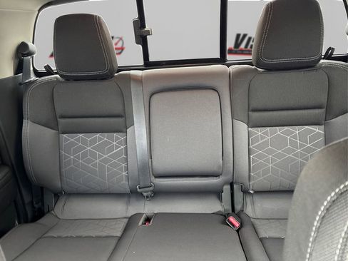 Used 2025 Nissan Frontier SV w/ SV Convenience Package image 19