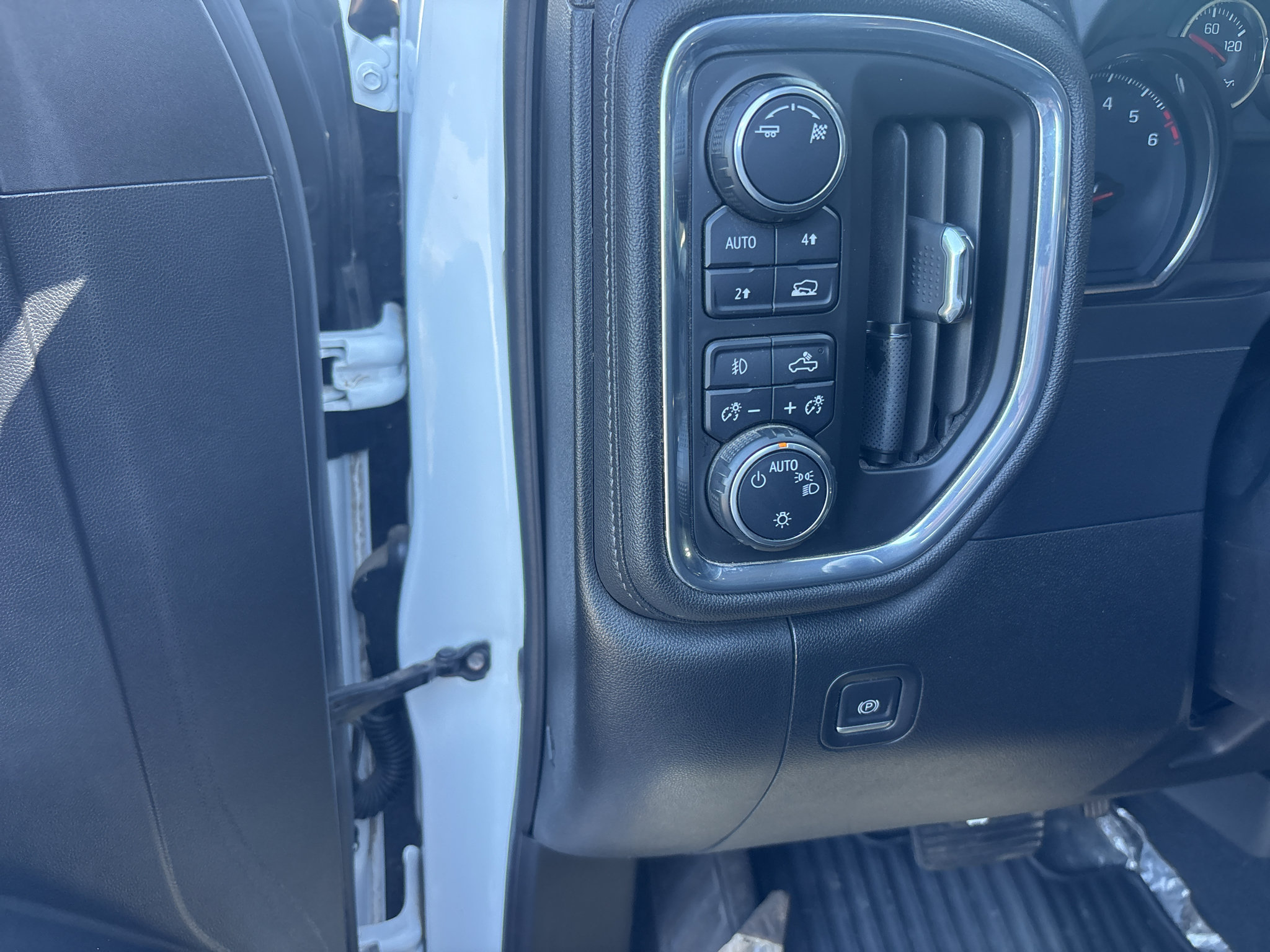 Used 2019 Chevrolet Silverado 1500 RST w/ All-Star Edition AWD/4WD image 14