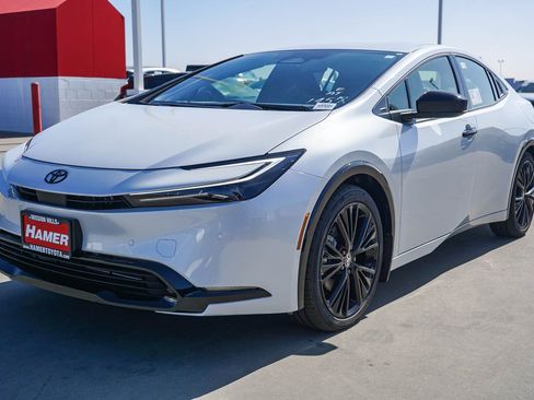 New 2026 Toyota Prius Plug-In Hybrid image 3