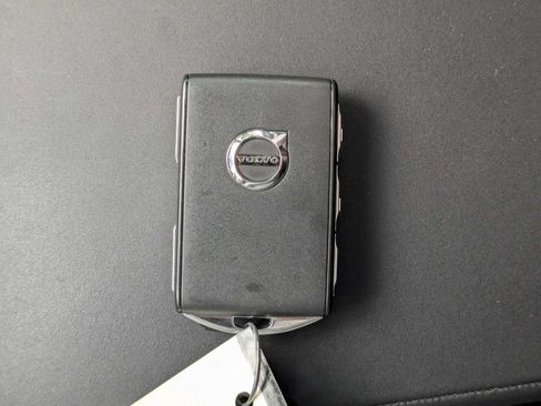 Used 2023 Volvo C40 Recharge Core AWD/4WD image 42