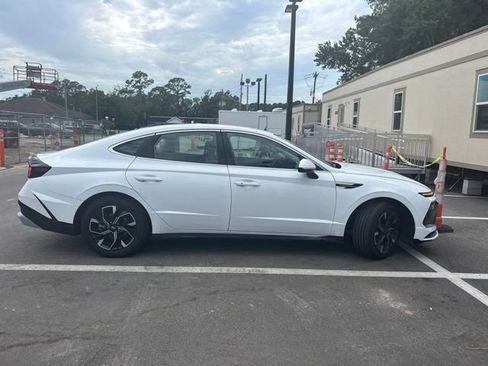 Used 2025 Hyundai Sonata SEL FWD image 2