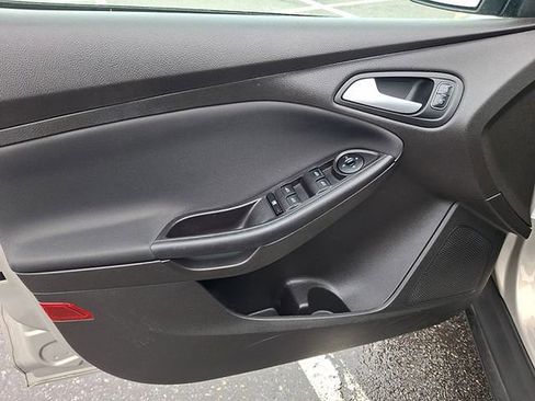 Used 2016 Ford Focus SE image 12